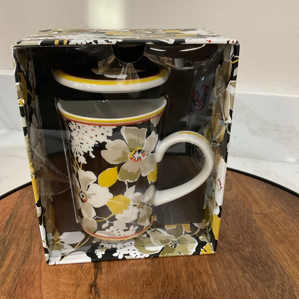 NIB VERA BRADLEY DOGWOOD COFFEE TEA CUP MUG w/ LID SET 8 Oz FLORAL YELLOW BLACK
